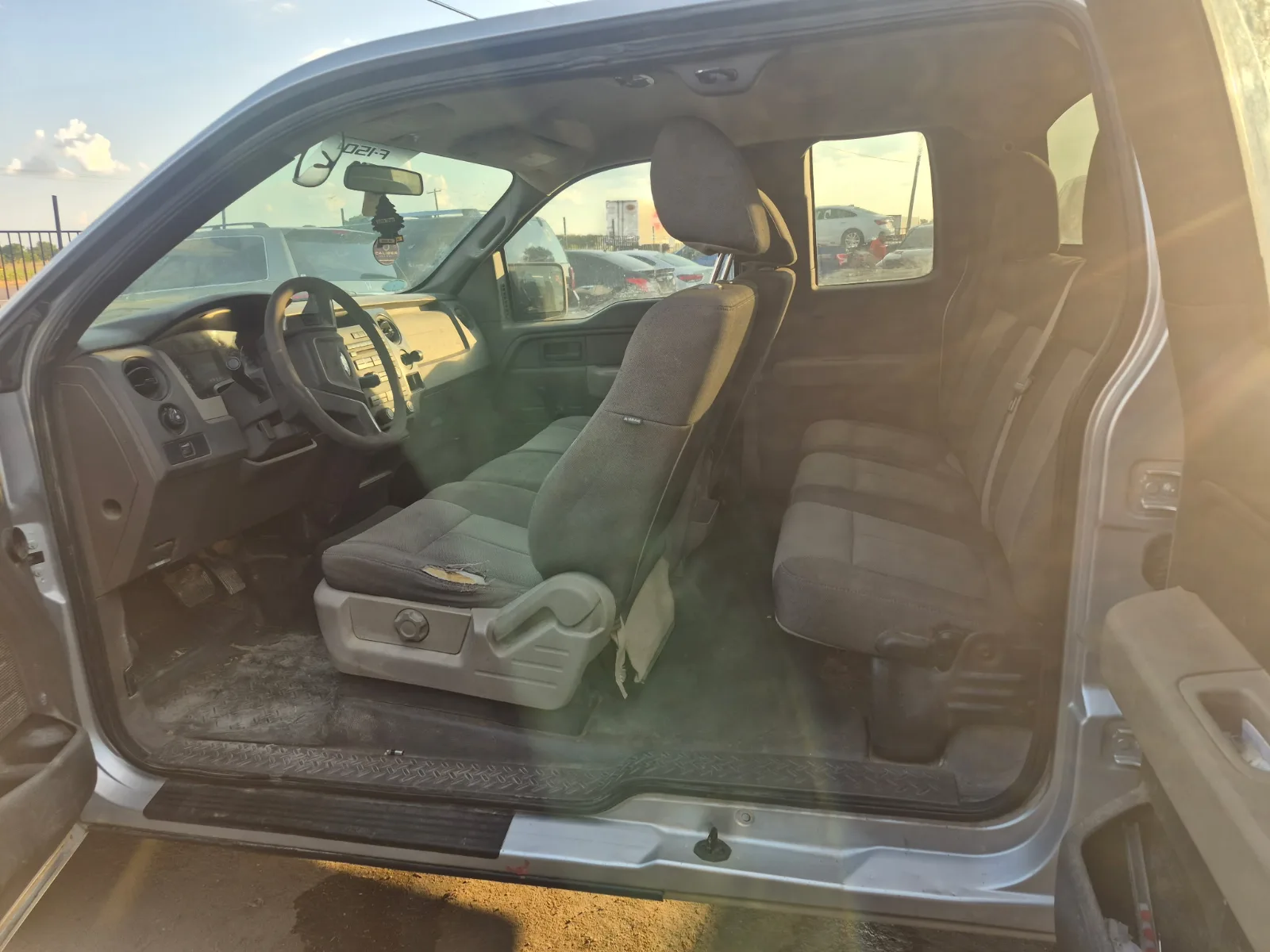 2010 FORD F-150 donor car — photo 1 photo 2