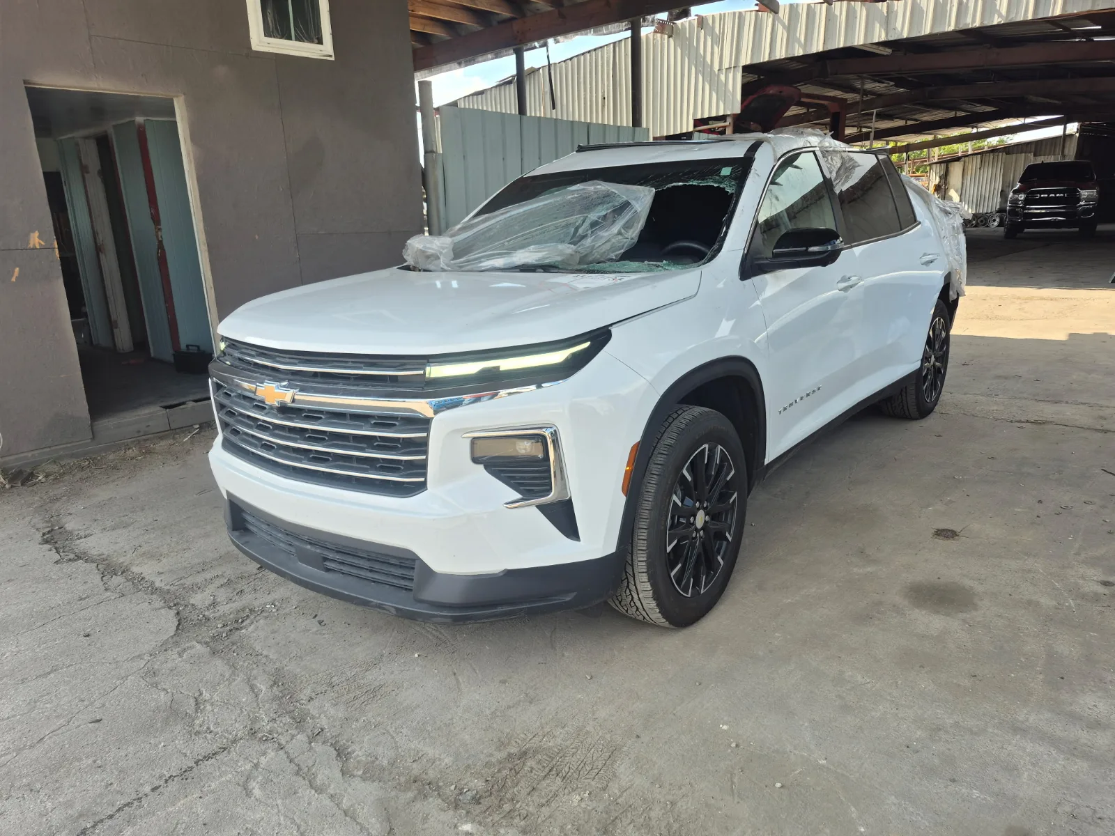 2025 CHEVROLET Traverse donor car — photo 1 photo 7