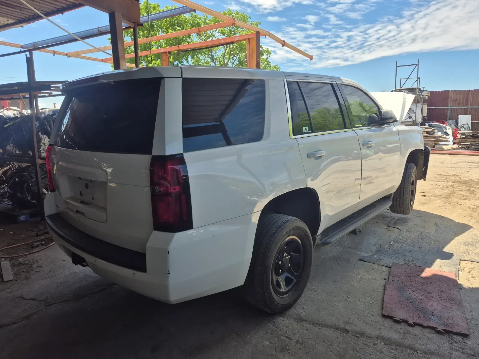 2017 CHEVROLET Tahoe donor car — photo 1 photo 3