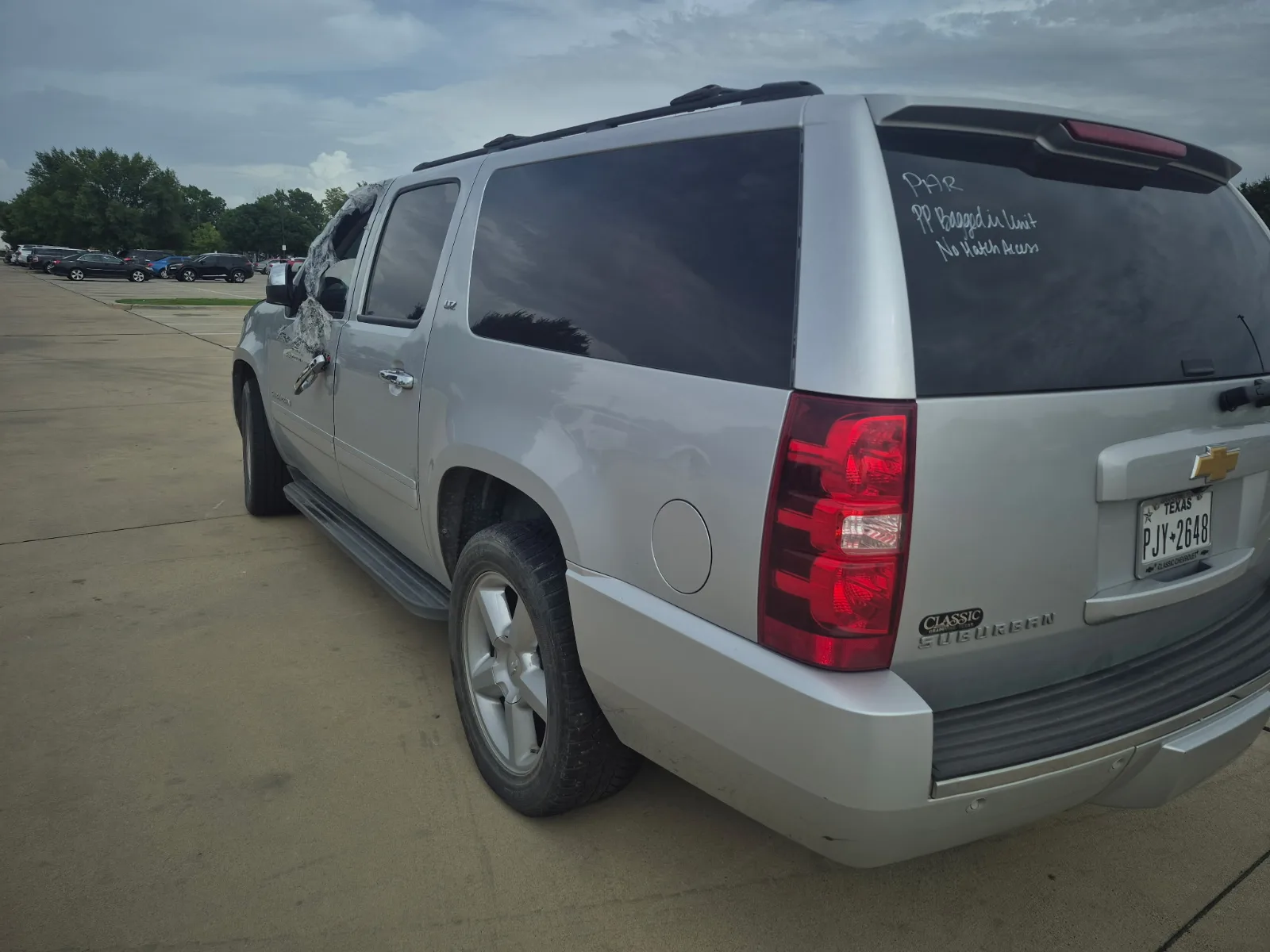 2012 CHEVROLET Suburban donor car — photo 1 photo 4